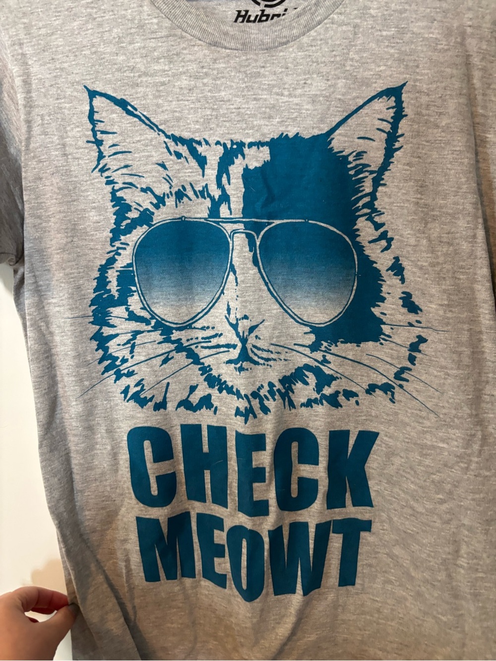 Casual Feminine Cat Graphic Tee Women’s Small - Picture 2 of 5